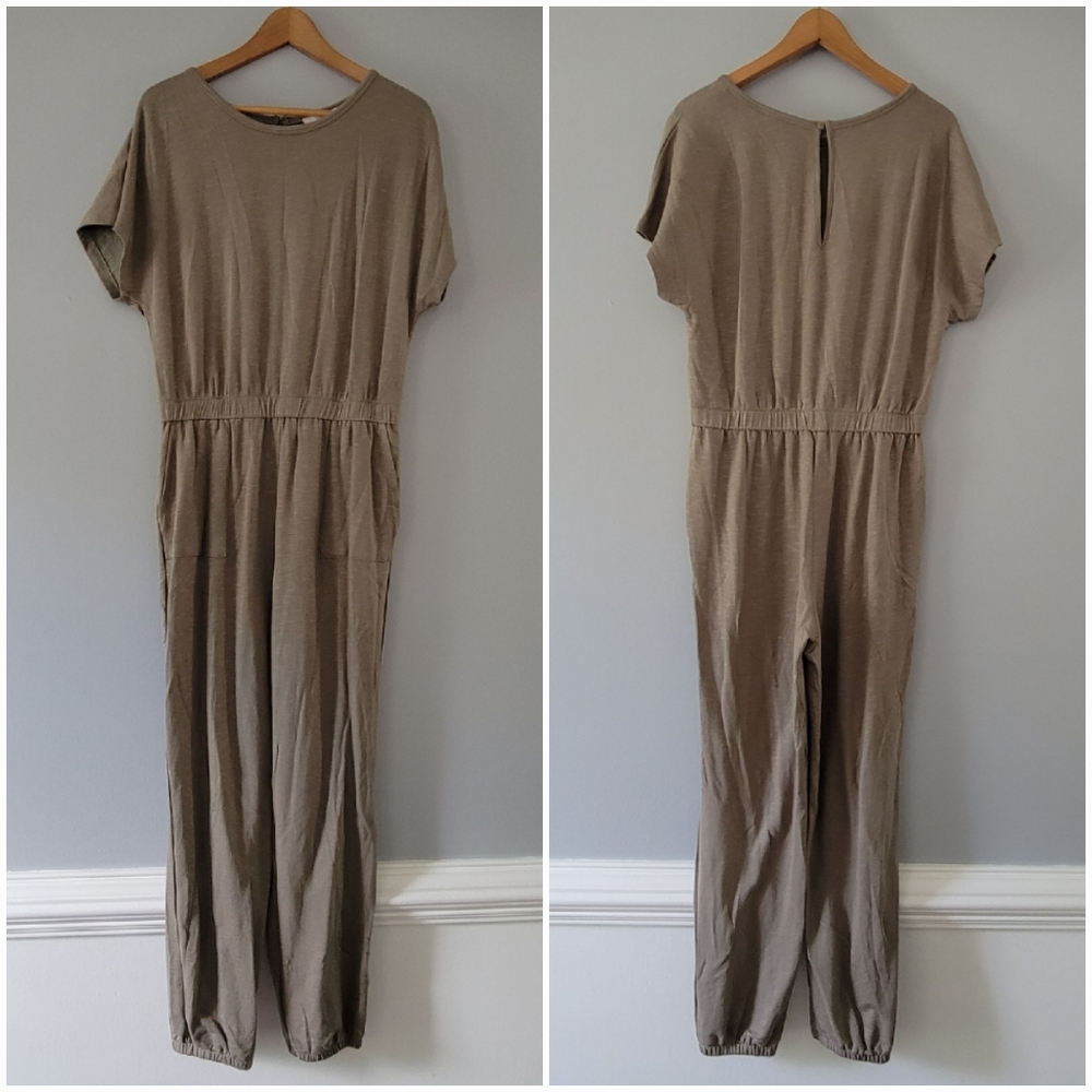 Talulah sage green short sleeve elastic waist comfortable romper jumpsuit Large